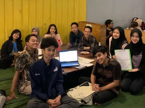 Foto bersama mentor dan mahasiswa